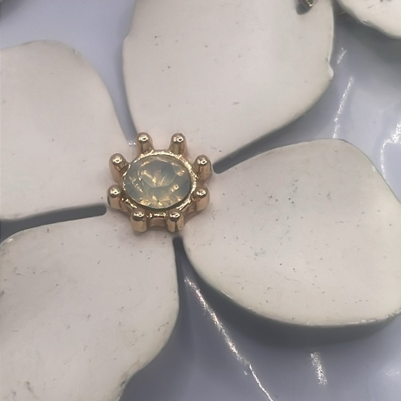 Chiffon enamel flower necklace - Picture 3 of 4